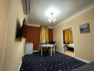 Гостиница Barin Residence Centre Москва Люкс с кроватью размера «king-size»-2