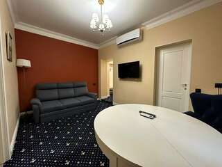 Гостиница Barin Residence Centre Москва Люкс с кроватью размера «king-size»-1