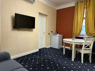 Гостиница Barin Residence Centre Москва Люкс с кроватью размера «king-size»-3